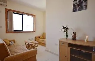 Hotel 1 *